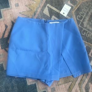 VICI NWT UNPREDICTABLE ONE FRONT SLIT skort blue size small